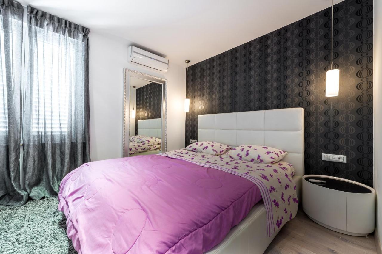 Luxury Violet Old Apartman